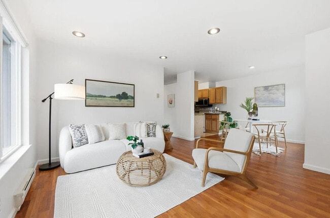 Photo - 72 Bayside Ct Apartment