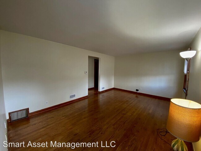 Building Photo - 3327 S 7th St