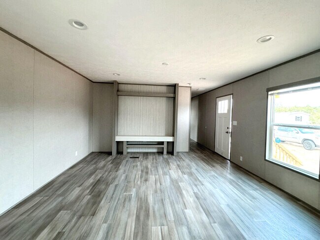 Building Photo - 4704 Bobolink Way
