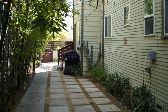 Foto del edificio - 507 Santa Clara Ave