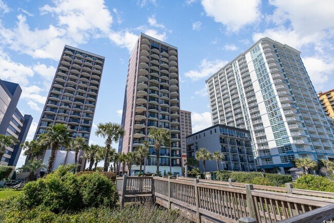 Foto del edificio - 2406 N Ocean Blvd