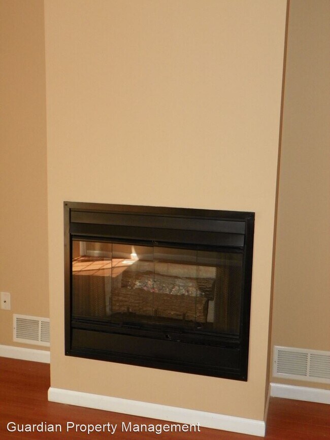 Foto del edificio - 2 br, 1 bath House - 9978 Fillmore St NE