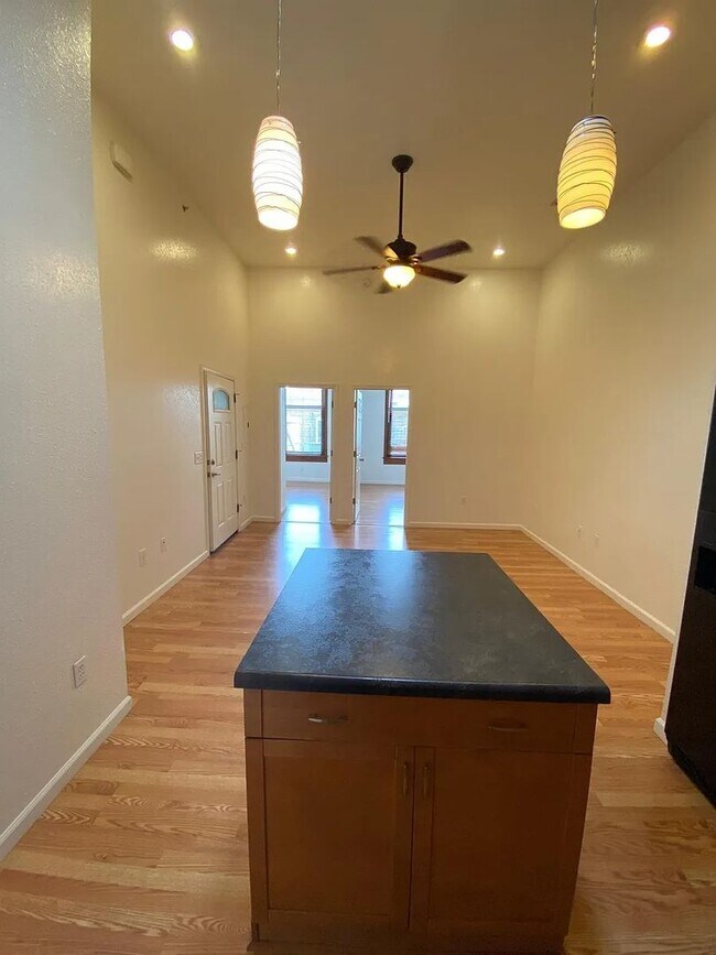 Foto del edificio - 117 W Washington St