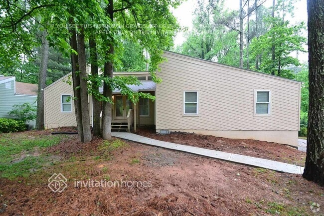 Building Photo - 2965 Creek Park Dr