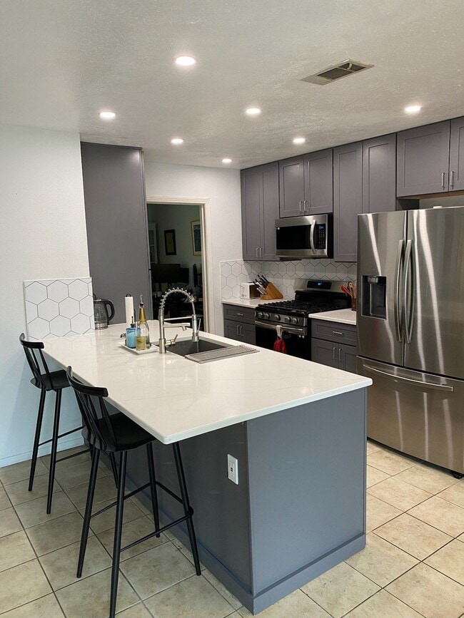 Building Photo - 3600 Janlyn Ln