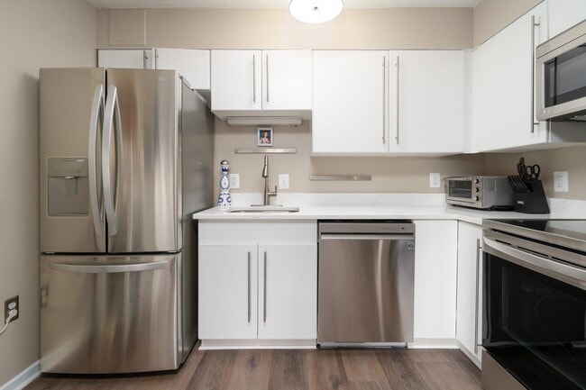 Photo - 2111 Wisconsin Ave NW House