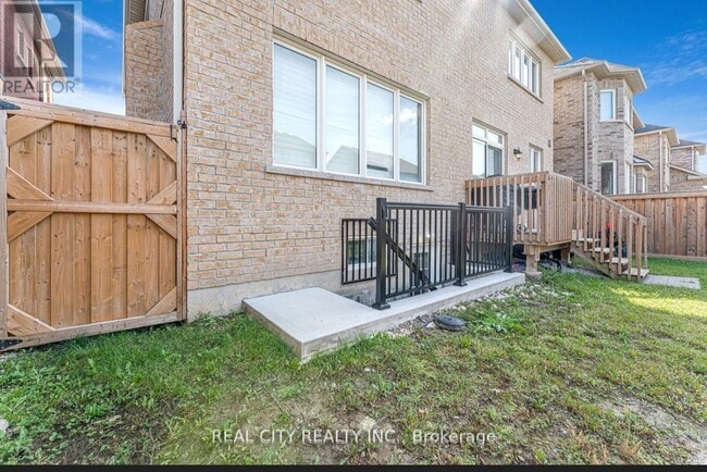 Building Photo - 106 Benadir Ave