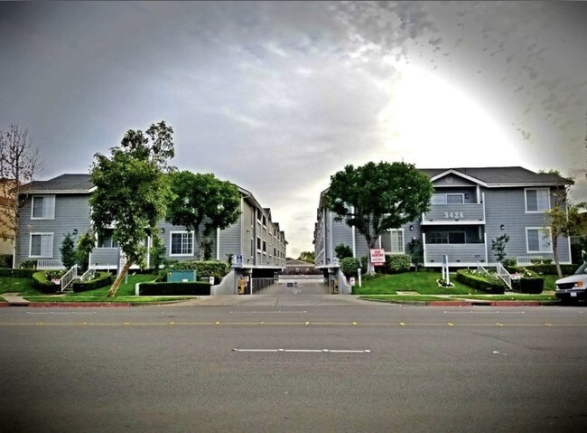 Foto del edificio - 3428 W Orange Ave