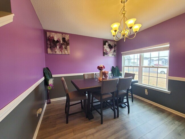 Foto del edificio - *Available March 1*