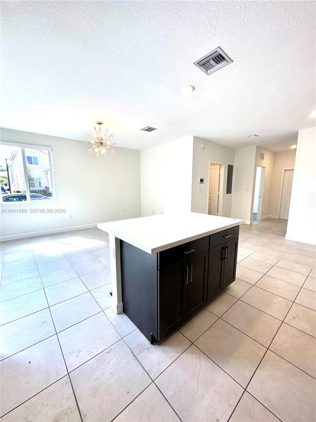 Foto del edificio - 2418 SE 10th St