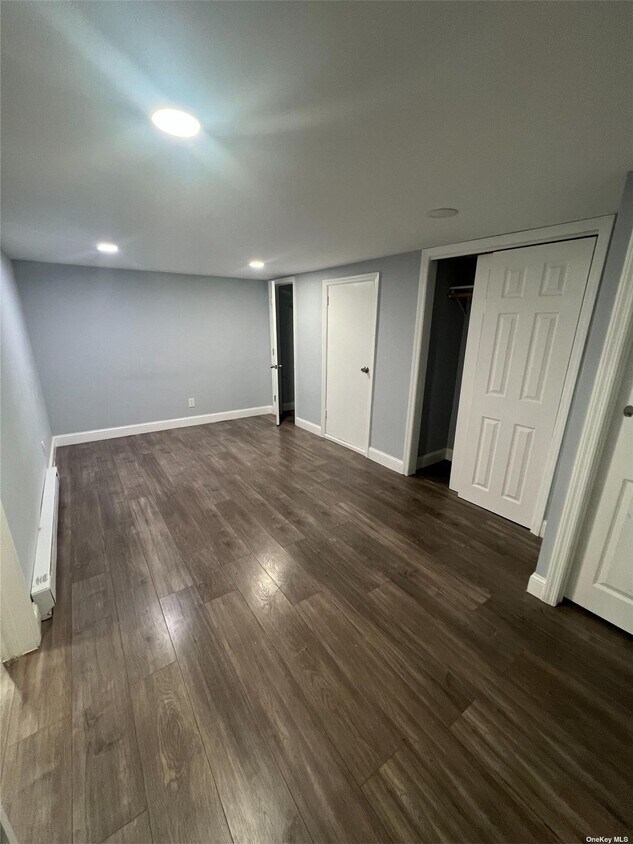 Primary Photo - 320 W 3rd St