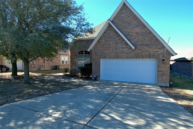 Foto del edificio - 125 Justin Leonard Dr