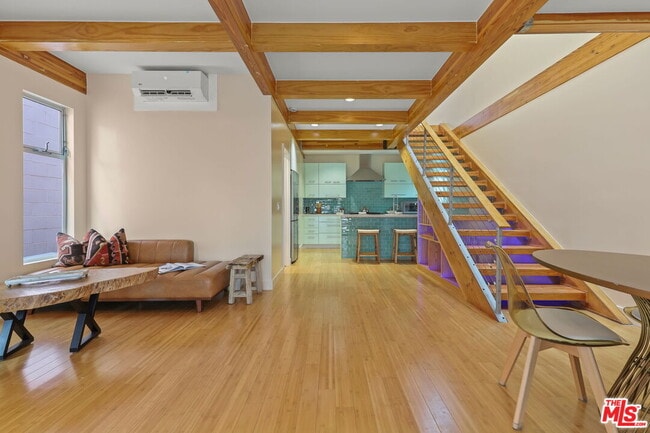 Foto del edificio - 621 Rose Ave