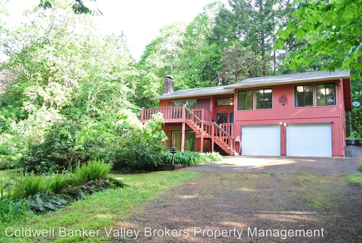Primary Photo - 3 br, 2.5 bath House - 1045 NW Overlook Drive