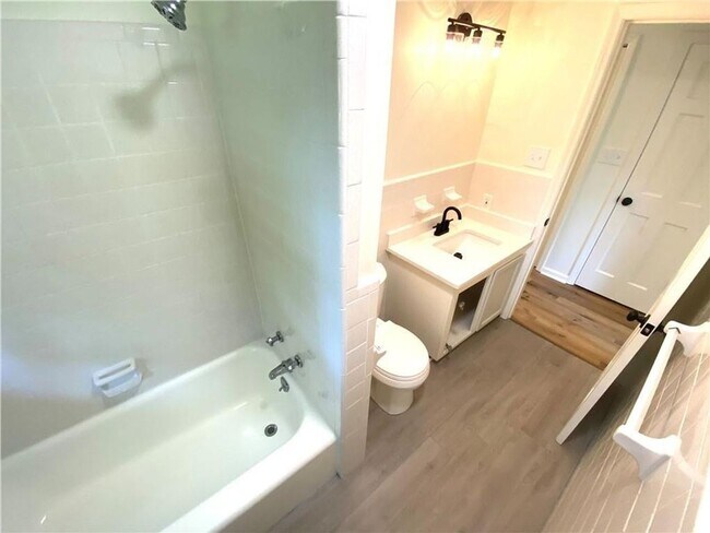 Foto del edificio - Newly Renovated, Farmhouse Style Gorgeous ...
