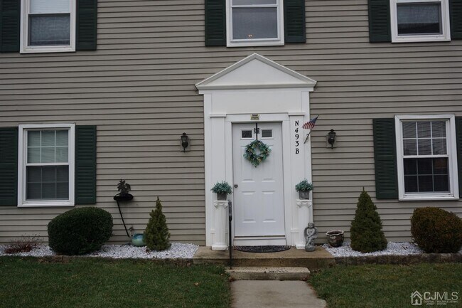 Foto del edificio - 493 Somerset Ln