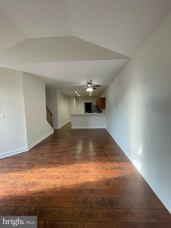 Building Photo - 6242 Autumn Leaf Dr
