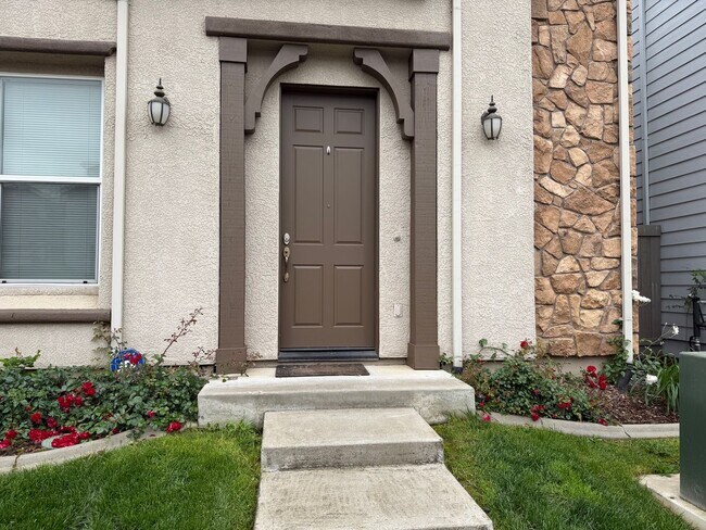 Foto del edificio - Gorgeous 4 bedroom 2 story home in Anatolia