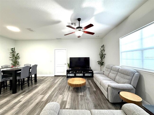Building Photo - 17411 Promenade Dr