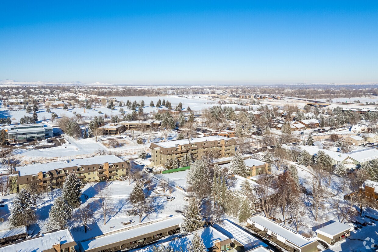 Contexto - Remington Post Condominiums