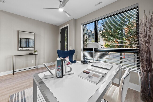 Building Photo - 122 S Ohio Ave