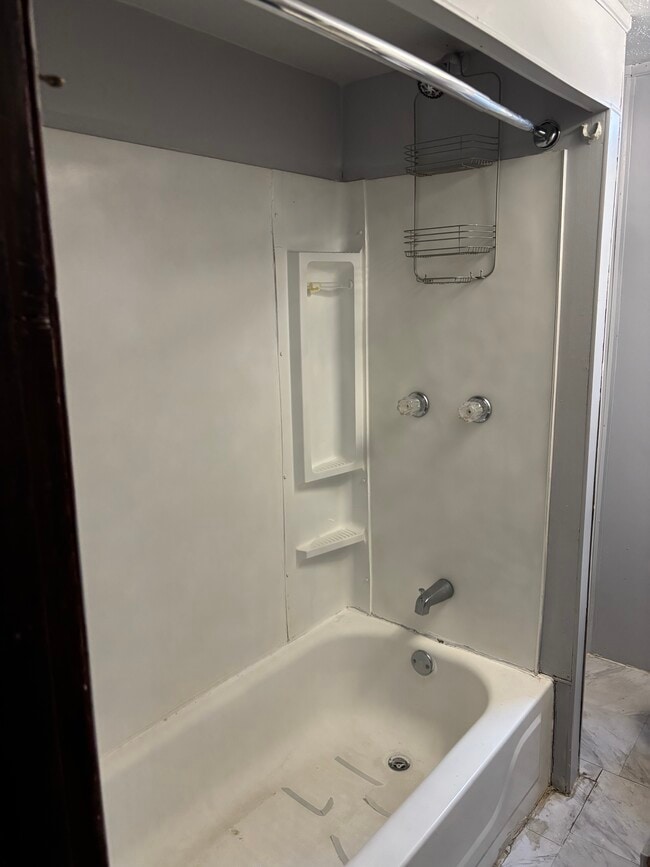 Foto del edificio - 1143 E Webster St