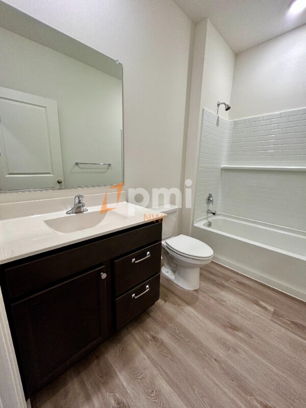 Foto del edificio - 10360 Blaine St