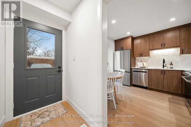 Photo du bâtiment - 135 Belmont Dr