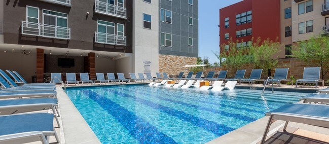 Building Photo - Urban Luxury: 2-Bedroom Rentals with Premi...