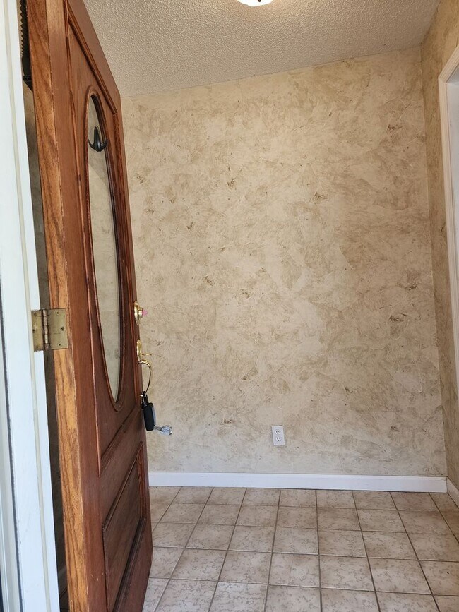 Building Photo - City of Maryville 37801- 3 bed 2.5 bath condo - call Tom Parry 865-607-3649