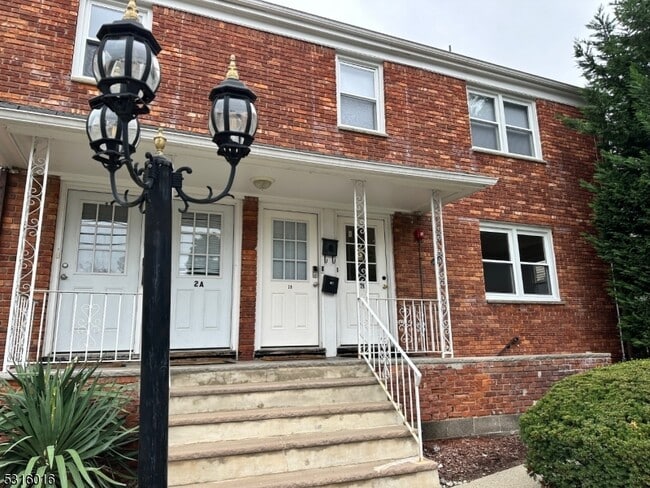 Foto del edificio - 1 Oak Grove Rd