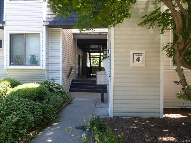 Building Photo - 406 Drew Ln