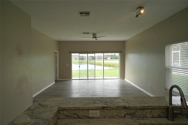 Building Photo - 9468 Leatherwood Ave