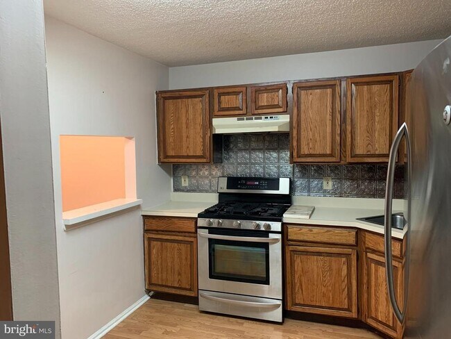 Foto del edificio - 37 Hemlock Ct