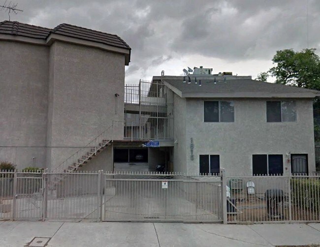 Building Photo - 1815 E 2nd St