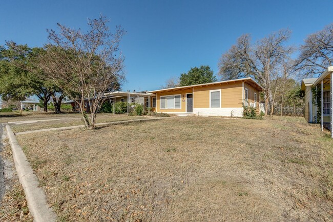 Building Photo - WILSHIRE VILLAGE 3-BEDROOM