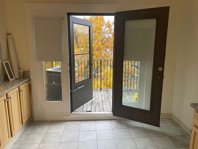 Photo - RENOVATED Top floor 3 BED IN Packards Corner  BU AREA  Equal size rooms  1 FREE MONTH House