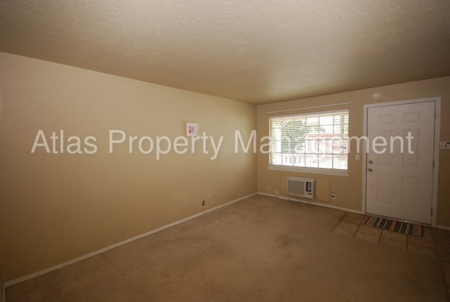 Building Photo - 1423 S Rockford Ave