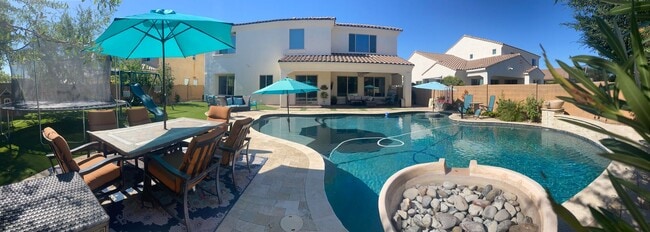 Building Photo - Coming Soon: Gorgeous 5bed/4 bath with Ove...