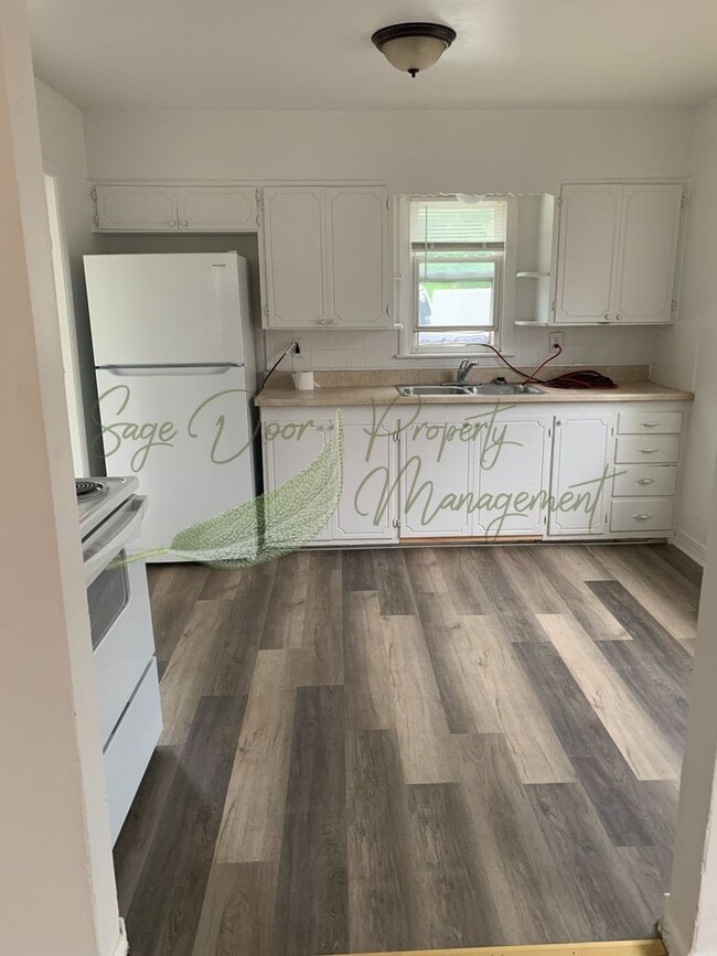 Building Photo - 2-STORY DUPLEX!!!