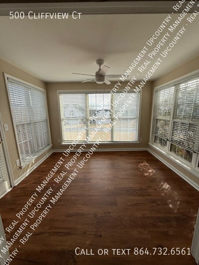 Foto del edificio - 500 Cliffview Ct