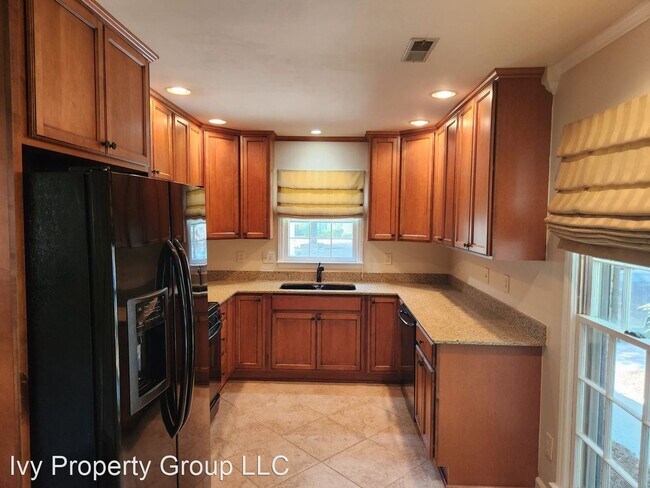 Building Photo - 2 br, 2 bath House - 2420 Dryden Ln