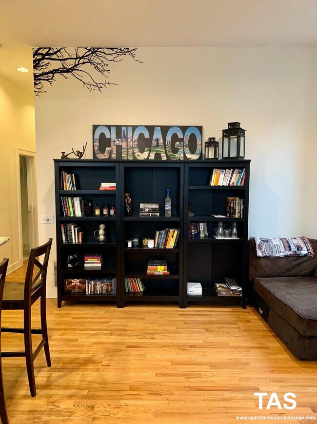 Foto del edificio - 2041 W North Ave