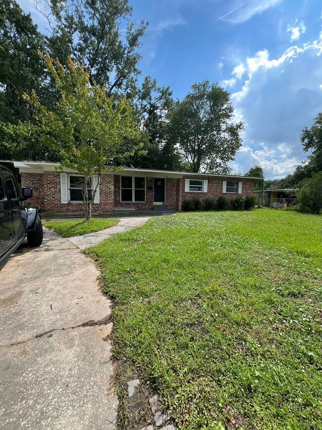 Building Photo - 5450 Juno Dr