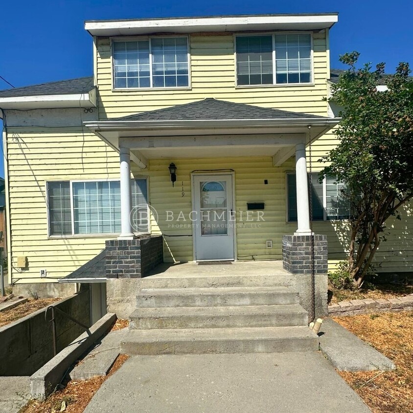Primary Photo - 9th St Duplex