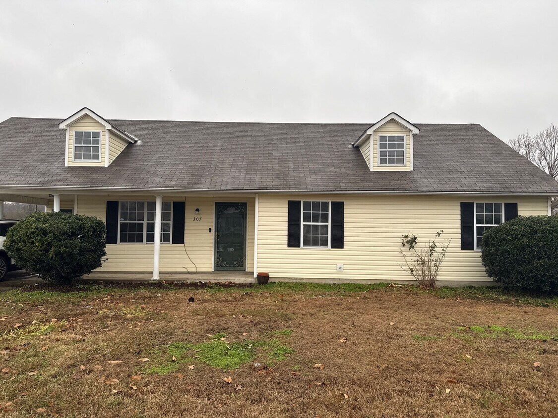 Primary Photo - 307 Courtney Dr