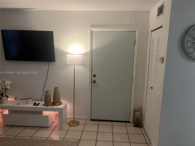 Foto del edificio - 526 NW 114th Ave