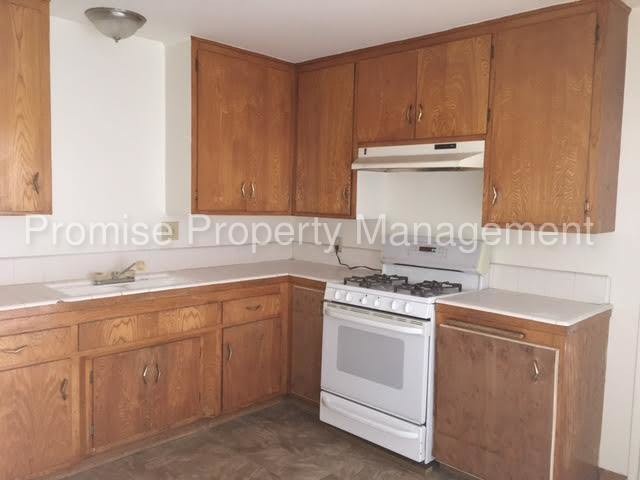 Building Photo - 2311 Skylark Dr