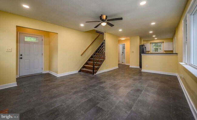 Building Photo - 6007 Bradley Ln