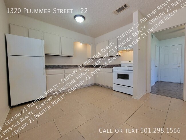 Building Photo - 1320 Plummer Street Apt 22